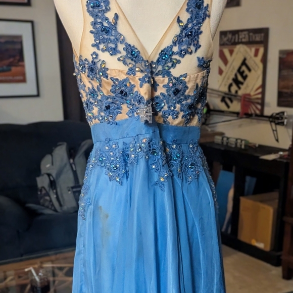 Stunning Aspeed Blue Evening Gown Sz - Picture 5 of 5